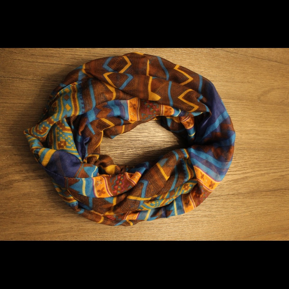 Scarf🍂🍁🌻 - Picture 2 of 4